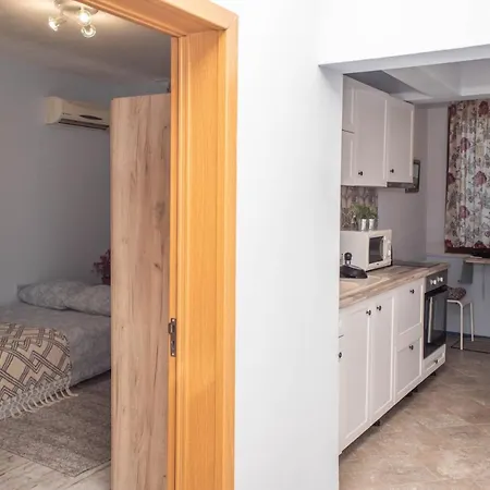 Lovely Near The Sea - 5 Min In The Center Of The Old Town Appartamento Varna