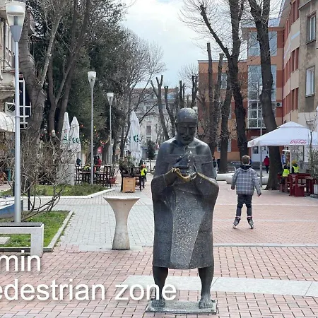Lovely Near The Sea - 5 Min In The Center Of The Old Town Varna